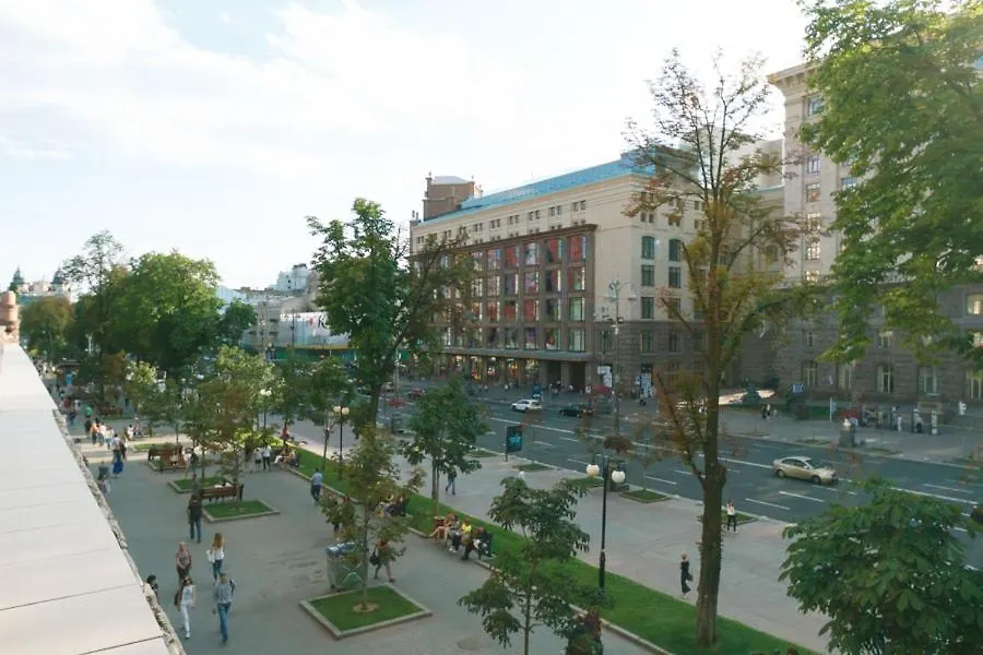 Крещатик 21 С Большой Терассой 基輔